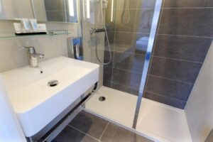 Avia Hôtel Saphir Montparnasse París