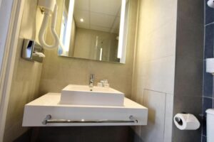Avia Hôtel Saphir Montparnasse París