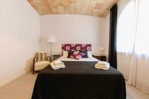 Hostal Newly Renovated Room Girona